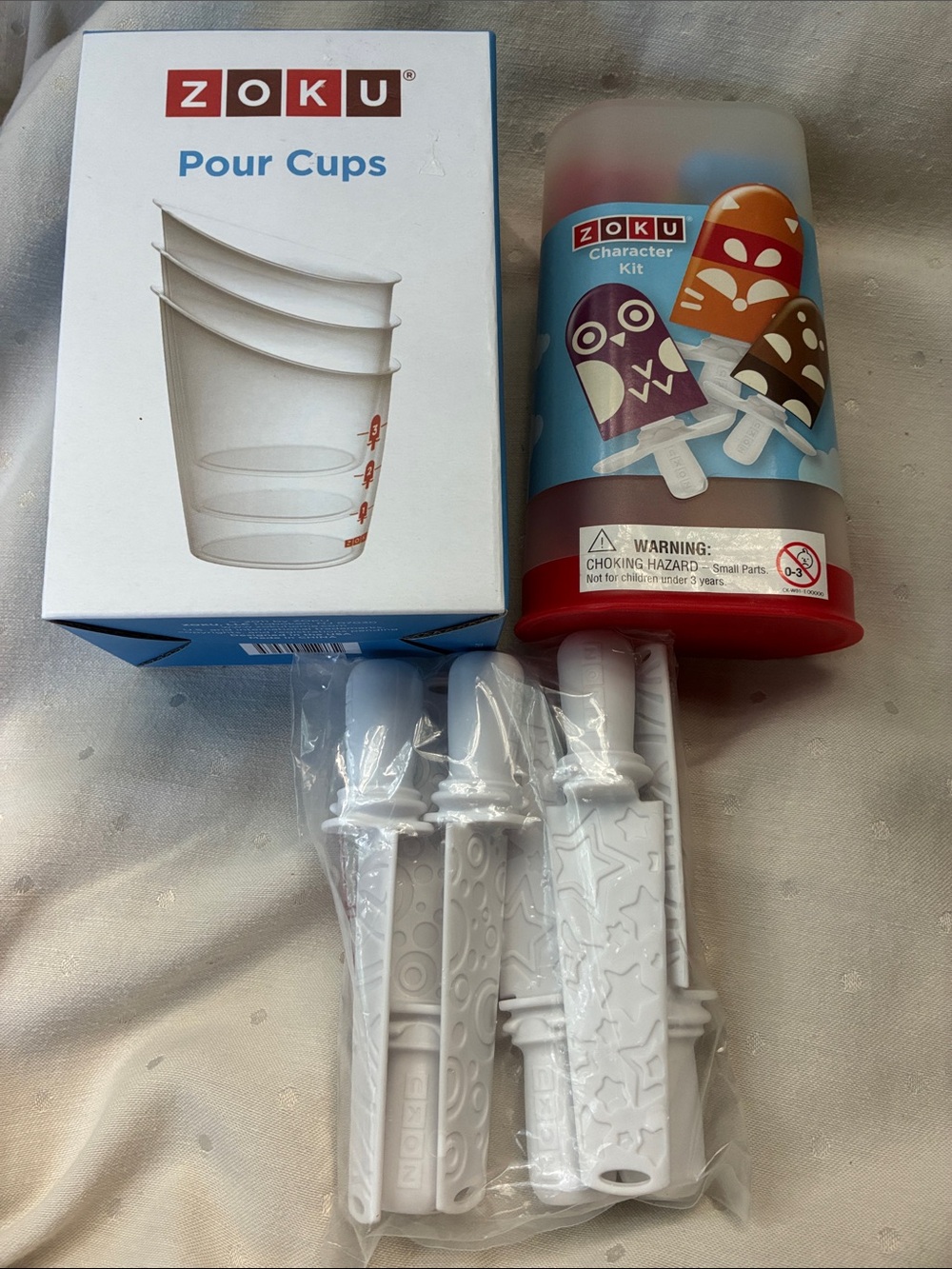 🆕 Zoku White Popsicle Molds and Pour Cups Set and White Sticks